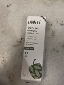 Plum Green Tea Mattifying Moisturizer