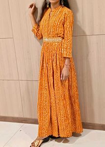 gown