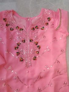 beautiful pink suit with dupatta .padosi girl geor
