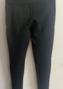 Black High-Waisted Leggings with Zipper Detail