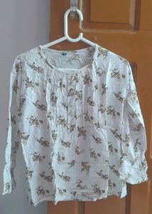 Vintage-Inspired Floral Button-Front Top – Soft