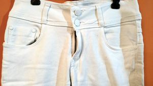 WHITE SKIN- FIT JEANS