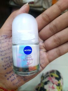 Nivea Pearl &amp; Beauty Roll-On (Pack of 5)😽