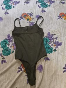 💚 Olive Green Ribbed Bodysuit DM if interested! ✨