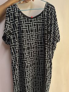 Stylish Black &amp; White Graphic Print Tunic Top