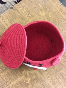 *Cute Bear 🐻 Woven Basket with Cap*