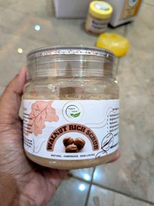 Organic Touch Walnut Scrub Set