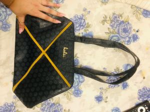Stylish Blue &amp; Yellow Handbag