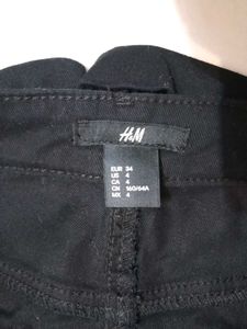 Classic H&amp;M Black Denim Shorts