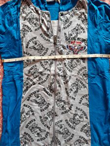 Blue full sleeve t-shirt with hoodie