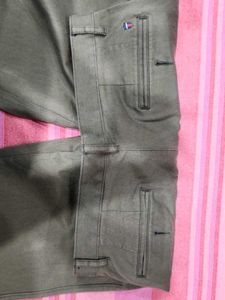 Men's olive Chinos