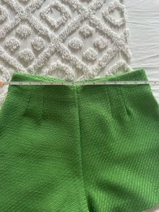 NWT ZARA Green Textured Shorts