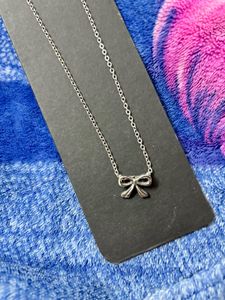 Dainty Bow Necklace