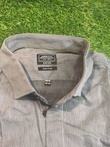Arrow Shirt -polyester Wore Twice .. 40 Size