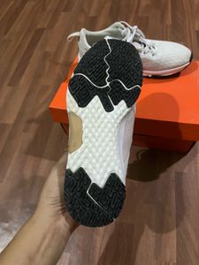 Nike Women's Lightweight Sneakers