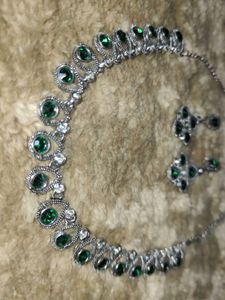 Green Stone Necklace Set