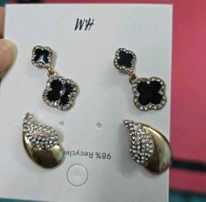 Sale_ Elegant Gold &amp; Black Clover Earrings