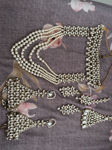 Exquisite Pearl & Kundan Jewellery Set
