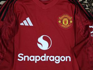 Manchester united 2025/26 home kit