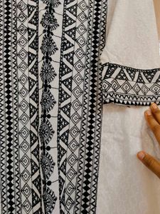 Pure Cotton White straight Kurta with Blue Embroi