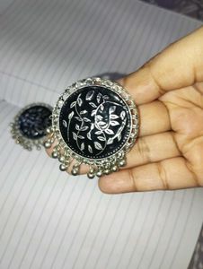 Elegant Black &amp; Silver Floral Earrings