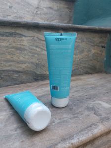 Dot &amp; Key Barrier Repair + Hydrating Face wash.