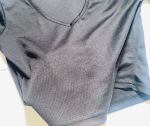 Women's Black V Neck Crop TopLong Sleeve