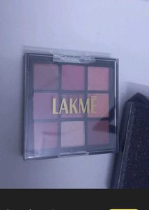 Lakme Eyeshadow shade: E2 Blush Bloom
