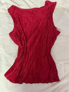 Red Crinkle Knit Sleeveless Top