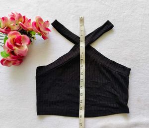 Shein : Stylish Black Halter Neck Ribbed Crop Top