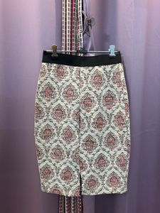 Elegant Patterned Pencil Skirt