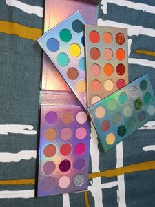 Combo Of Eyeshadow And Brushes