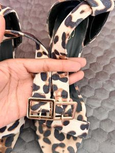 🐆Leopard Print Strappy Heels🐆