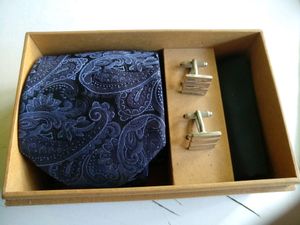 Set of tie and cufflinks for men