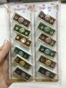 saree pins