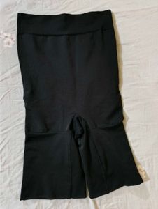 Black High-Waisted Shaping Shorts