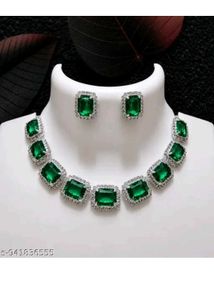 Emerald & Diamond Necklace Set