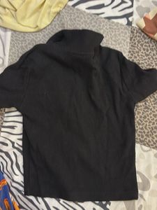 Black Zip-Up Ribbed Crop Top