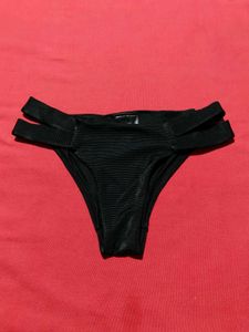 H&amp;M Black Ribbed Bikini Bottom – Size XS