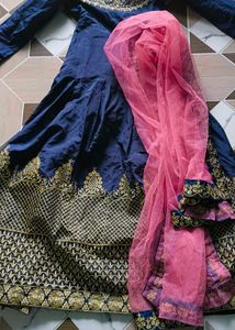 Elegant Navy Blue Embroidered Suit💙💓
