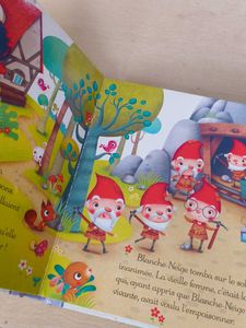 Petites Princesses Blanche-Neige Book