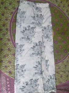 Flowy Floral Print Maxi Skirt