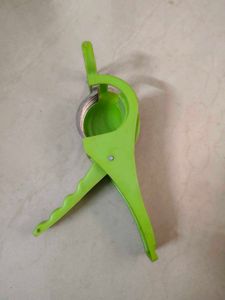 Multi-functional Vegetable Slicer