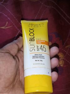 Jovees Herbal 3-in-1 Sunblock SPF 45 For Dry Skin