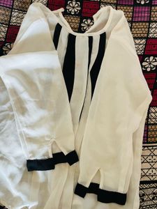 Chic Striped White &amp; Black Top