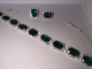 Stunning Red &amp; Green Stone Jewellery Set