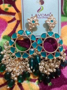 Medium Size Earring With Peral Kundan