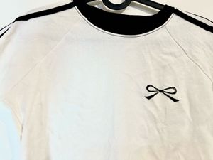 Savana Cute Bow Graphic Cropped Top