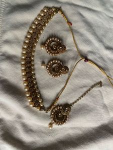 Elegant Pearl &amp; Gold Necklace Set with Earrings