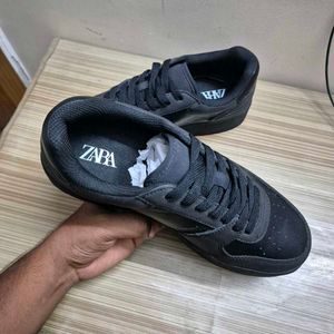 Zara Classic Black Sneakers